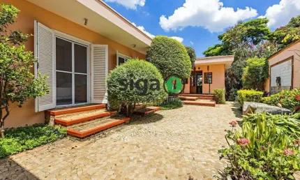 Casa Exclusiva com Lazer Privativo - Um Refúgio com Ares de Campo na Cidade!!