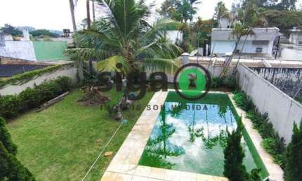 Casa no Bolsão de Interlagos com Piscina em terreno de 675m