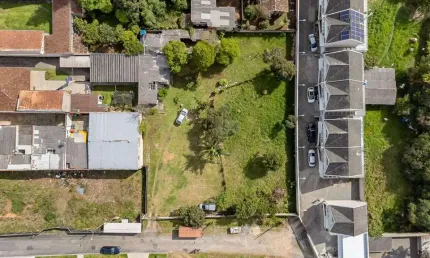 Terreno à venda na Rua Izidoro Langa, 13, Orleans, Curitiba por R$ 2.100.000