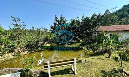Chácara com 02 Casas, 02 Lagoas, Piscina e Terreno de 1.700m² à venda em Canelinha/SC