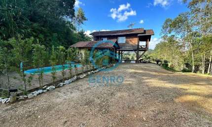 Chácara em Meio a Natureza com Piscina e Terreno de 3.000m² à venda em Canelinha/SC