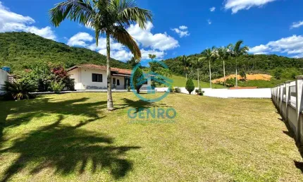 Casa de Campo com Piscina e Terreno de 4.500m² com Escritura Pública à venda em São João Batista/SC