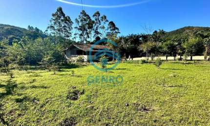 Chácara em Meio a Natureza com Terreno de 2.500m² à venda em São João Batista /SC