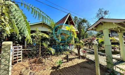 Chácara em Meio a Natureza com Cachoeira e Terreno de 800m² à venda em Tijucas/SC