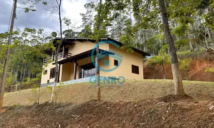 Lindo Sítio de Alto Padrão com Piscina e Terreno de 310.000m² ( 31 HECTARES ) à venda em São João Batista/SC