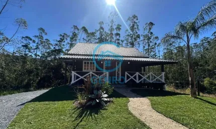 Chácara em Meio a Natureza com Piscina e Terreno de 1.500m² à venda em Canelinha/SC