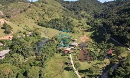 Sítio em Meio a Natureza com 02 Casas, 02 Lagoas e Terreno de 420.000m² ( 42 HECTARES ) à venda em Brusque/SC