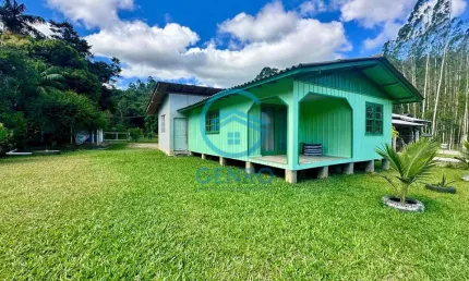 Chácara em Meio a Natureza com Riacho e Terreno de 1.500m² à venda em Tijucas/SC