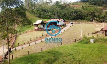 Chácara em Meio a Natureza com Piscina e Terreno de 3.300m² à venda em Canelinha/SC