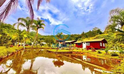 Chácara em Meio a Natureza com Lagoa e Terreno de 850m² à venda em Canelinha/SC