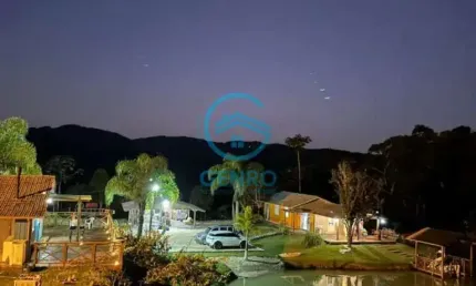 Sitio Encantador em Meio a Natureza com Piscina e Terreno de 16.000m² ( 1.6 HECTARES ) à venda em Águas Mornas/SC