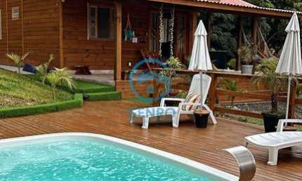 Chalé Mobiliado na Serra Catarinense com Piscina e Terreno de 2.000m² à venda em Alfredo Wagner/SC