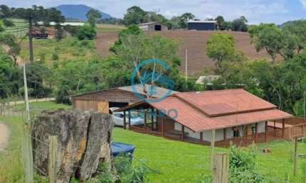 Chácara em Meio a Natureza com Piscina, Lagoa e Terreno de 2.900m² à venda em Alfredo Wagner/SC