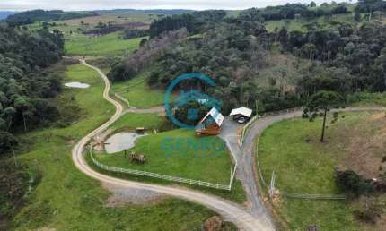 Chalé Mobiliado na Serra Catarinense com Lagoa e Terreno de 4.140m² à venda em Alfredo Wagner/SC