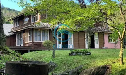 Sítio em meio a natureza com piscina, lagoa e com terreno de 20.000m² (02 hectares) à venda em rancho queimado/sc