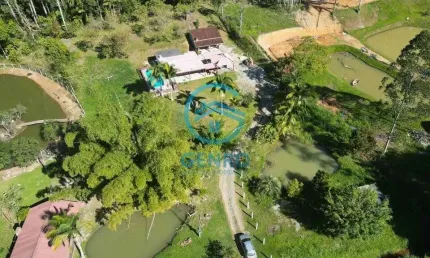 Chácara em meio a natureza com piscina, 02 lagoas e com terreno de 9.100m² à venda em tijucas/sc