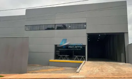 Barracão / Galpão para alugar com 800 m² no Cilo 2 - Londrina