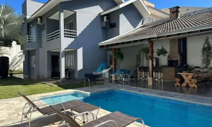 Casa assobradada com 3 suítes à venda no Jardim Burle Marx - Londrina