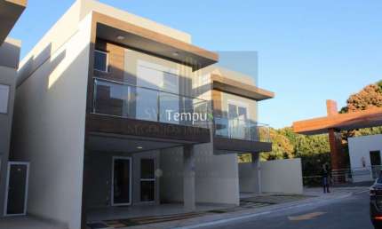 Sobrado de luxo em Condomínio4 suites plenas em frente ao Pq. Cascavel