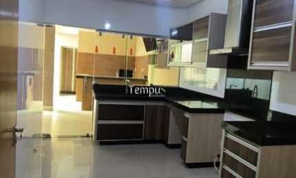 Casa Térrea, 3 suítes plenas, sala 2 ambientes, espaço gourmet com churrasqueira, completo em armários, Jardim Atlântico, Goiânia-Go