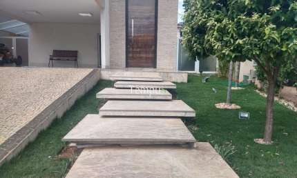 Casa com 4 quartos à venda na Rua Madri 40, Jardins Madri, Goiânia
