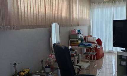 Casa para venda tem 248 metros quadrados com 5 quartos em Vila Emil - Mesquita - RJ