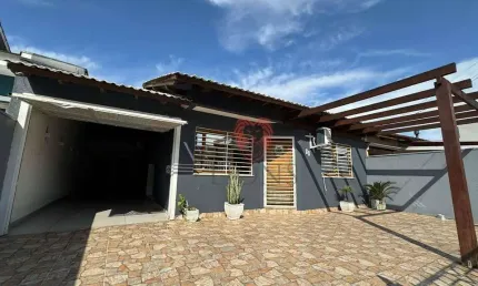 Casa com 3 dormitórios à venda, 69 m² por R$ 579.000 - Parque da Matriz - Cachoeirinha/RS