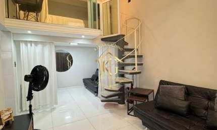 Loft Praia Grande canto do forte reformado pé na areia