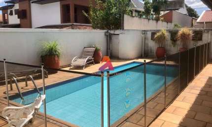 Casa à Venda no Jardim das Colinas - SJC | Parte Baixa, próximo a Praça Central.