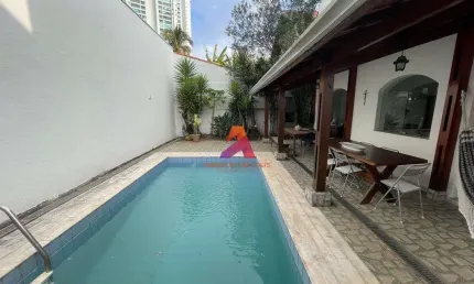 Casa à Venda no Jardim das Colinas | Parte Alta - Abaixo do Mercado.