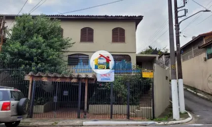 Sobrado com 4 dormitórios e 4 vagas na Vila Santa Catarina!