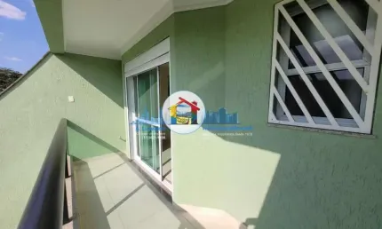 Belo sobrado com 3 suítes, sacada, terraço, área gourmet e 2 vagas na Pauliceia!