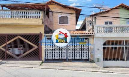 Sobrado com 2 dormitórios, porão, edícula e 2 vagas no Jardim Itapura
