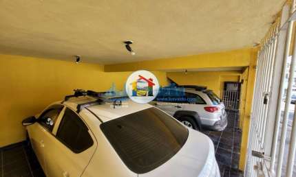 Casa grande com 2 dormitórios, edícula de 4 cômodos e 3 vagas na garagem no Jardim Selma!