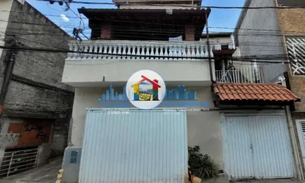 Propriedade com 4 casas para renda no Jardim Itapura!
