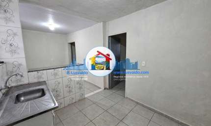 Casa com 2 quartos para alugar na Rua Mário Ângelo Capochi, Jardim São Carlos (Zona Sul), São Paulo