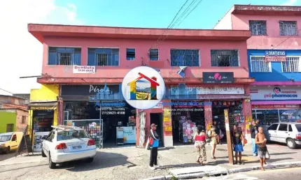 Prédio Comercial com 2 bons salões comerciais e 4 salas no Coração da Vila Missionária!