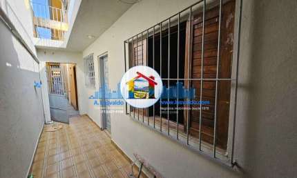 Casa térrea com 1 dormitório, sala, cozinha e banheiro no centro da Vila Missionária