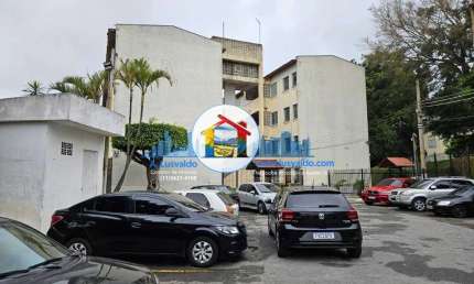 Apartamento com 2 dormitórios e 1 vaga no Jardim Martini