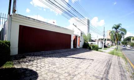 Água Verde  - Vende - Ótima para Comercial ou residencial