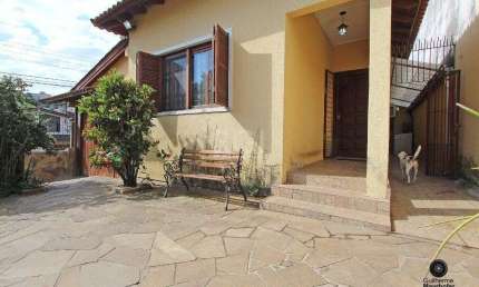 Casa para Venda - 150m², 2 dormitórios, 2 vagas - Nonoai