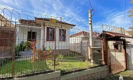 Casa para Venda - 212m², 3 dormitórios, 2 vagas - Medianeira