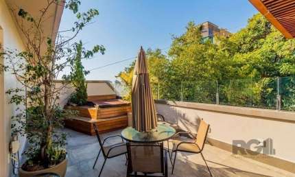 Excelente cobertura de 182m² com 3 dormitórios e 2 vagas.