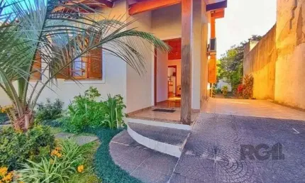 Casa com 3 quartos à venda na Rua Cândido Portinari, 98, São Sebastião, Porto Alegre