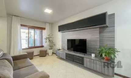 Excelente casa de 121m² com 3 dormitórios e 2 vagas.
