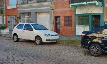 Casa com 2 quartos à venda na Rua Dezessete de Junho, 758, Menino Deus, Porto Alegre
