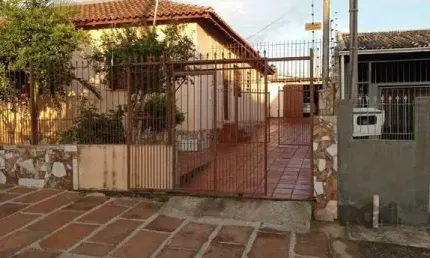 Casa com 3 quartos à venda na Rua Carlos Barone, 174, Passo das Pedras, Porto Alegre