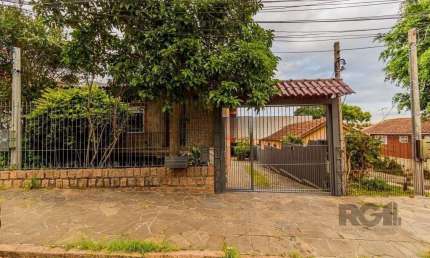 Casa com 4 quartos à venda na Rua Antônio Josephino Perrone, 336, Espírito Santo, Porto Alegre