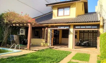 Casa para Venda - 219m², 3 dormitórios, sendo 1 suites, 4 vagas - Menino Deus