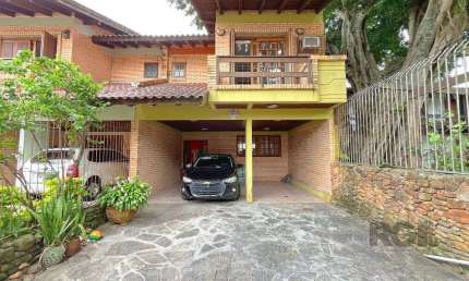 Casa para Venda - 176m², 3 dormitórios, sendo 1 suites, 4 vagas - Jardim Isabel